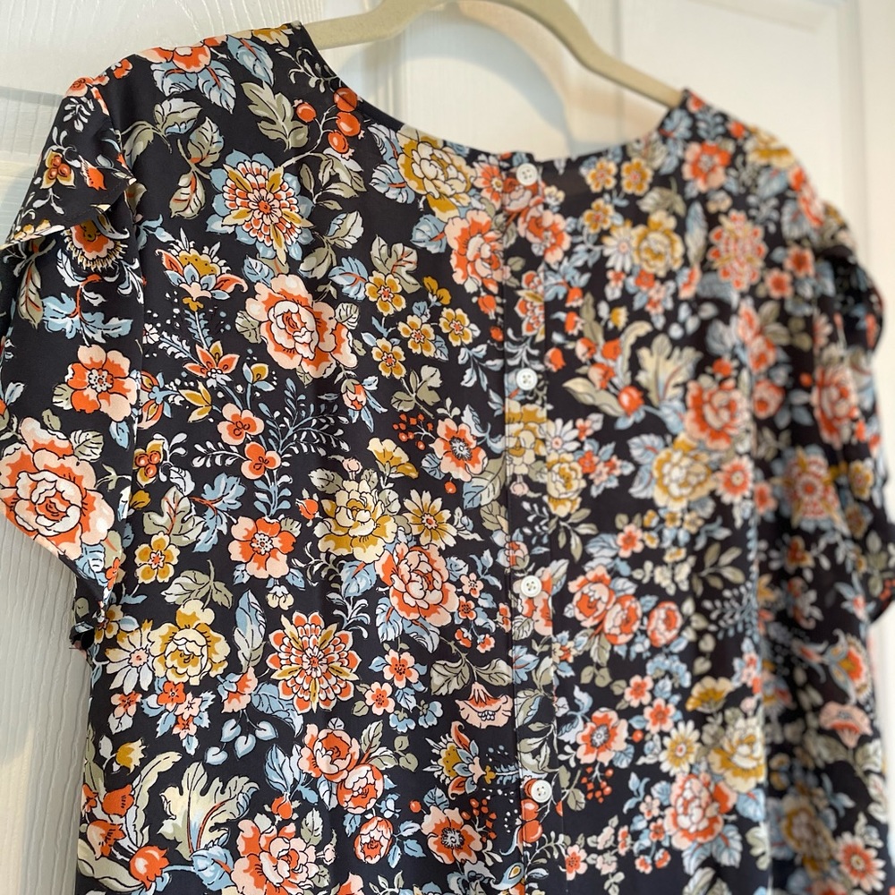 LOFT floral blouse - button up back